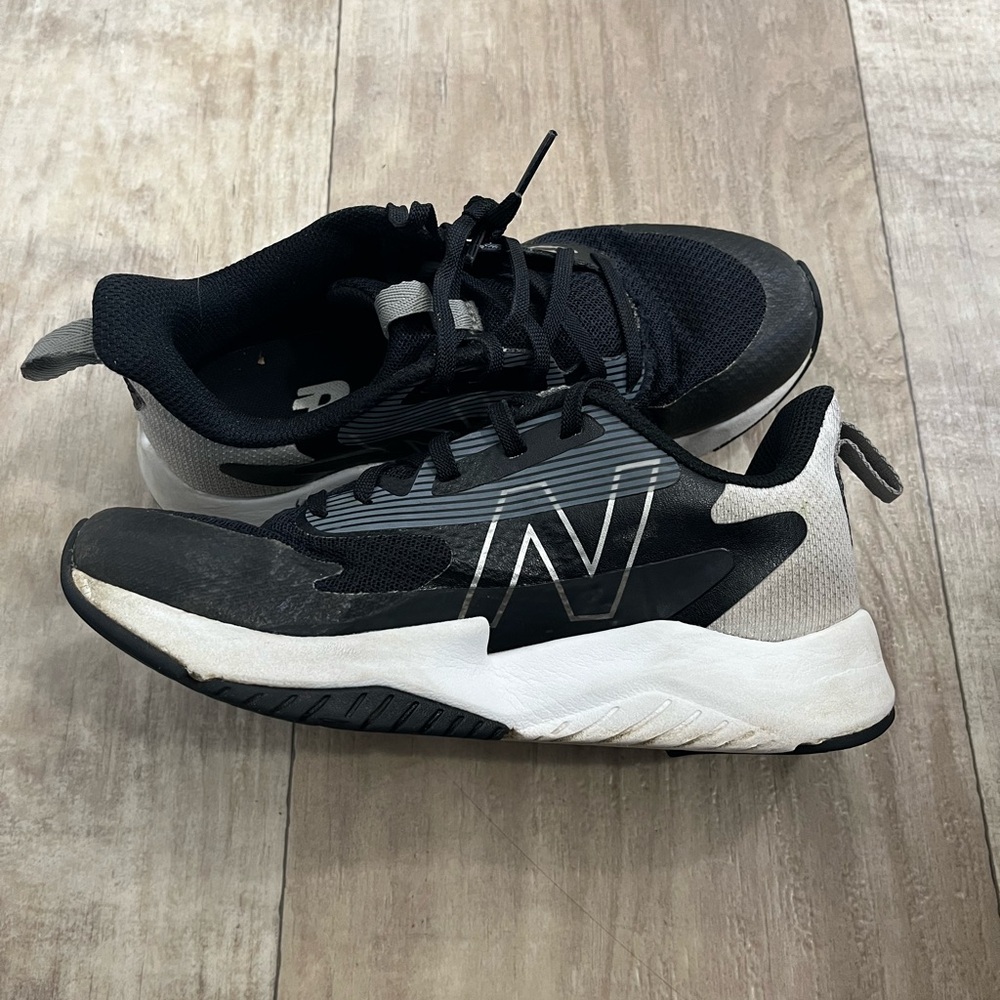 Boys New Balance - Picture 8 of 13